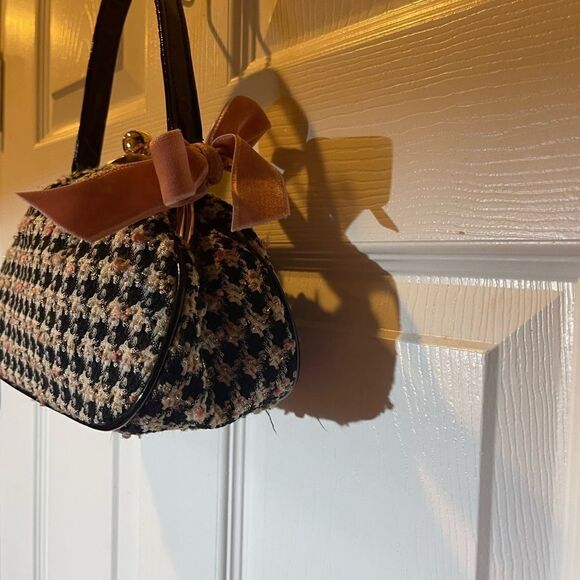 Glenda Gies mini Satchel black,ivory ,pink & gold fabr black strap gold frame. - Picture 8 of 16